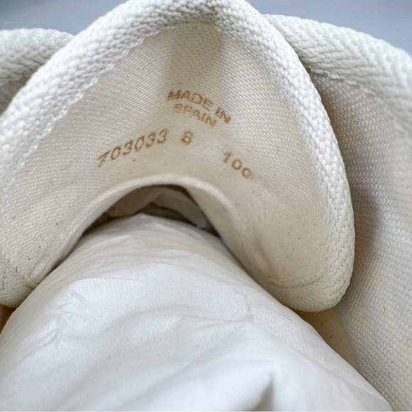 Gucci Interlocking G Logo Canvas High Top Sneakers - Picture 13 of 16